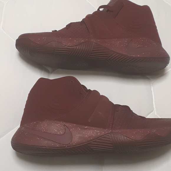 Nike Other - Nike kyrie 2 red velvet sneakers sz 9